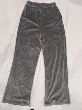 SKIMS Velour Wide Leg Pant in the color Smoke.